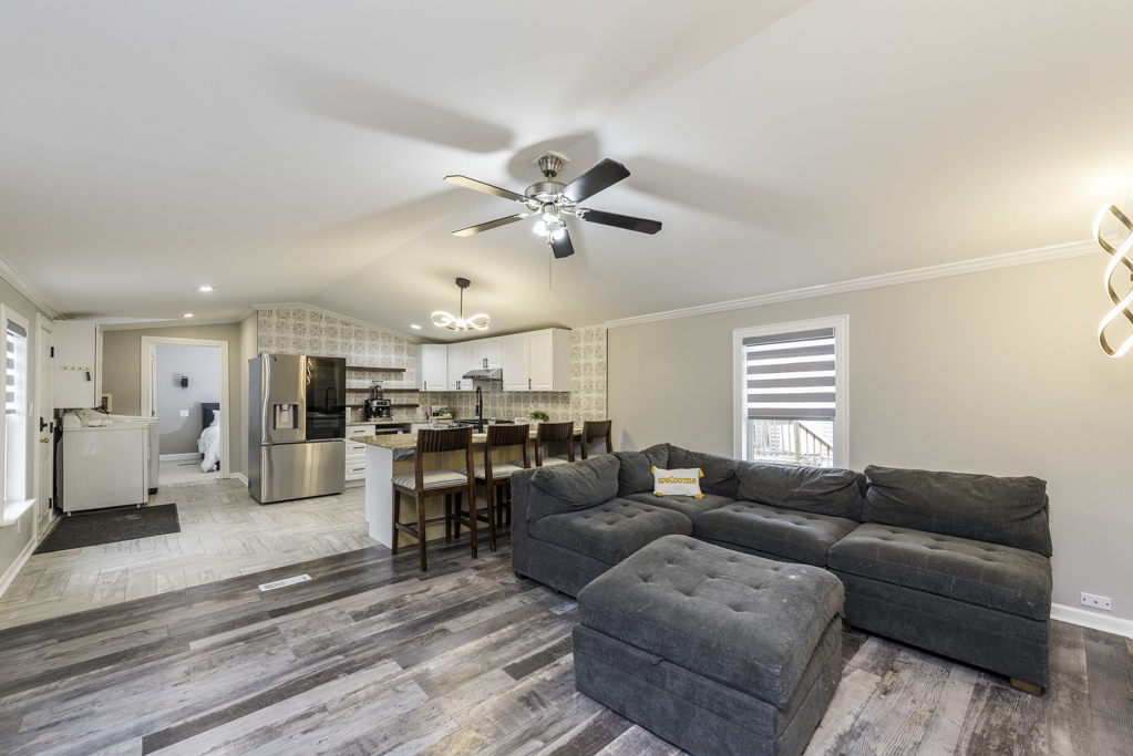 38569 N Sheridan Road #512, Beach Park, IL 60087