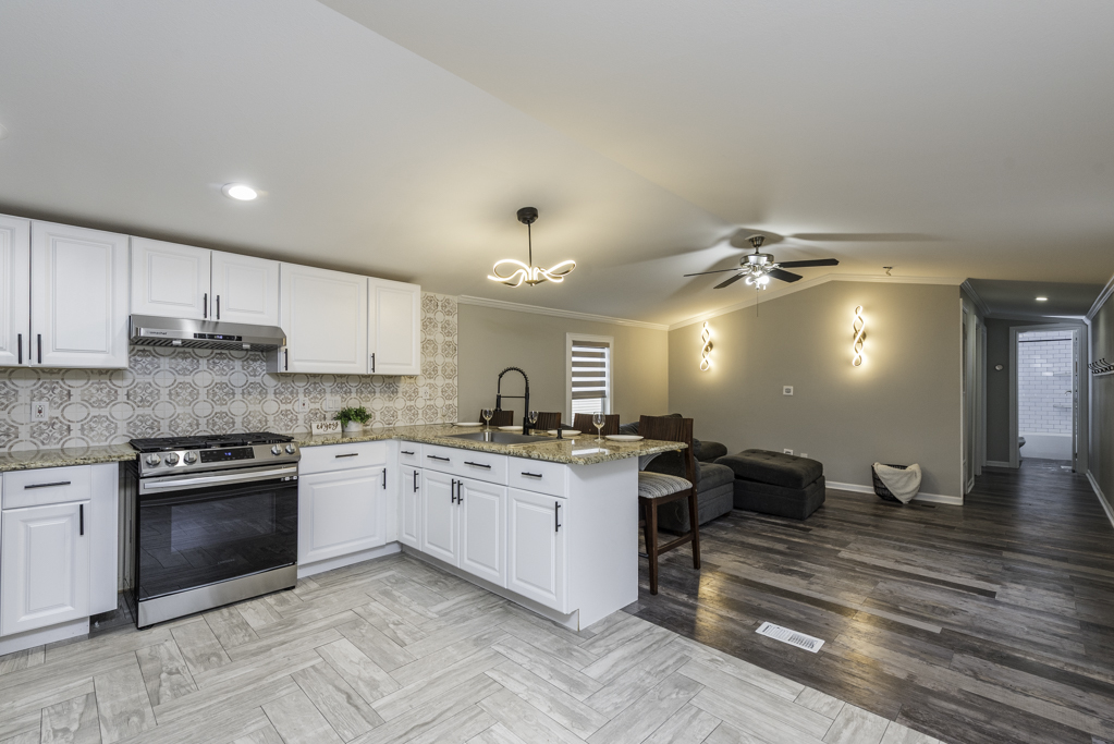 38569 N Sheridan Road #512, Beach Park, IL 60087