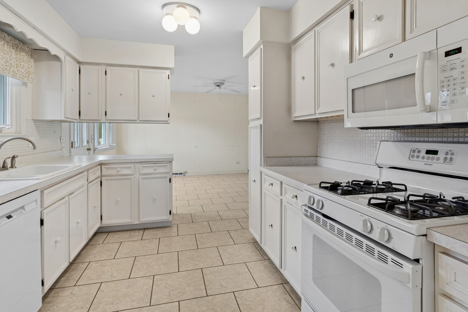 209 Herbert Street, Downers Grove, IL 60515