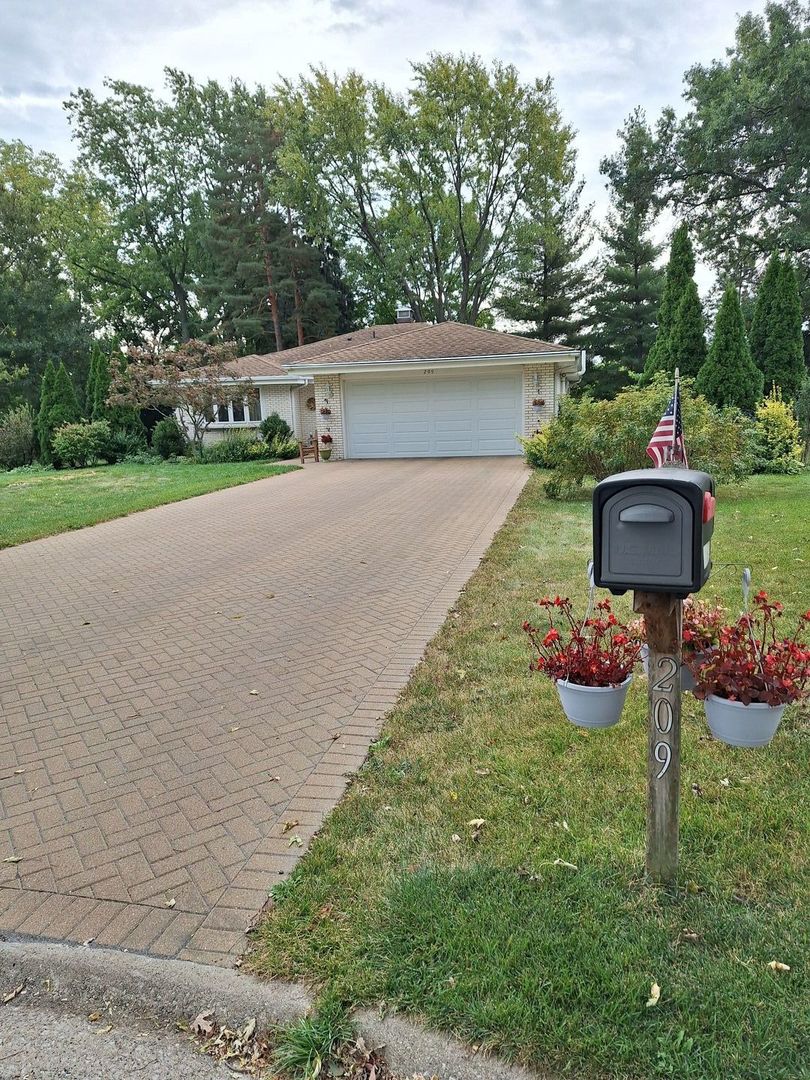 209 Herbert Street, Downers Grove, IL 60515