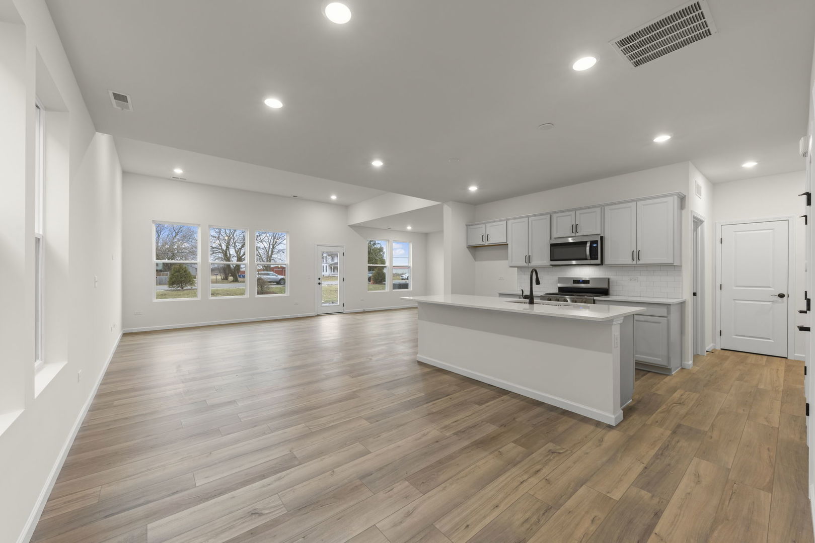 2727 Lawlor Lane, Naperville, IL 60564