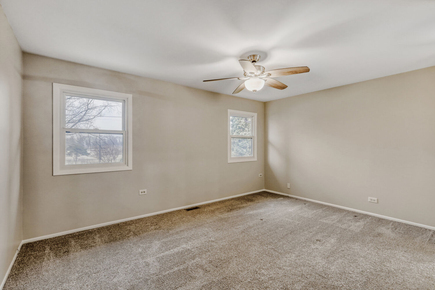 951 Brown Deer Drive, Westmont, IL 60559