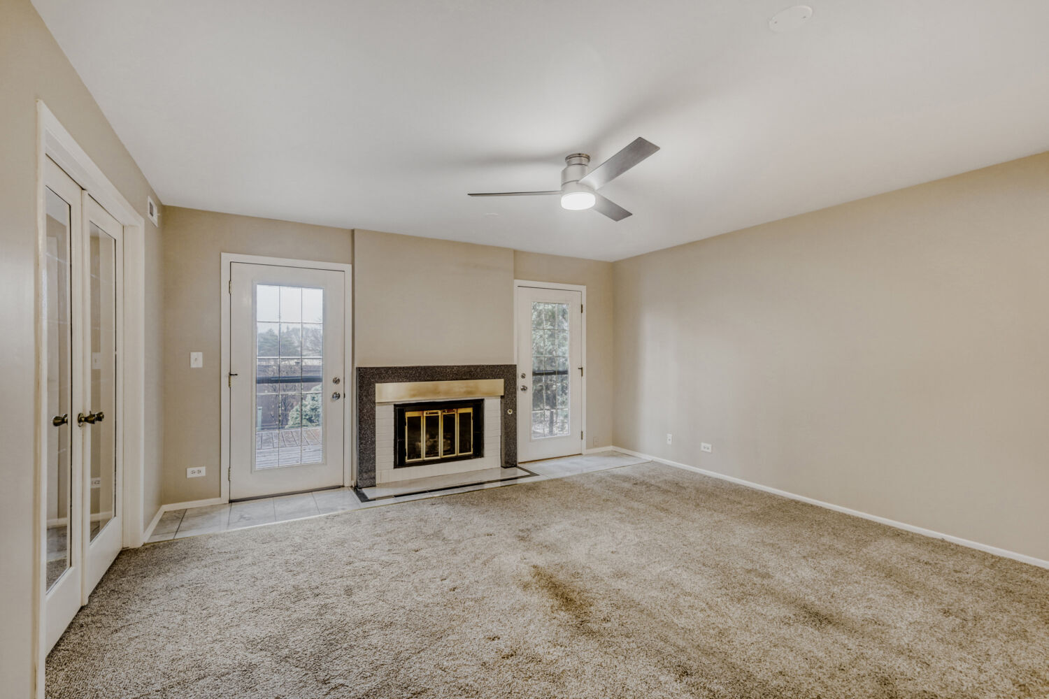 951 Brown Deer Drive, Westmont, IL 60559