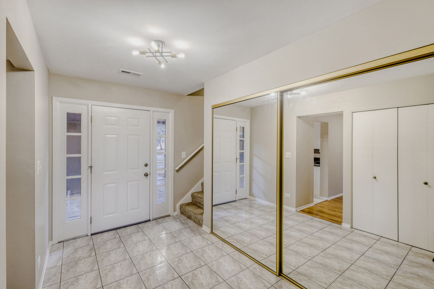 951 Brown Deer Drive, Westmont, IL 60559