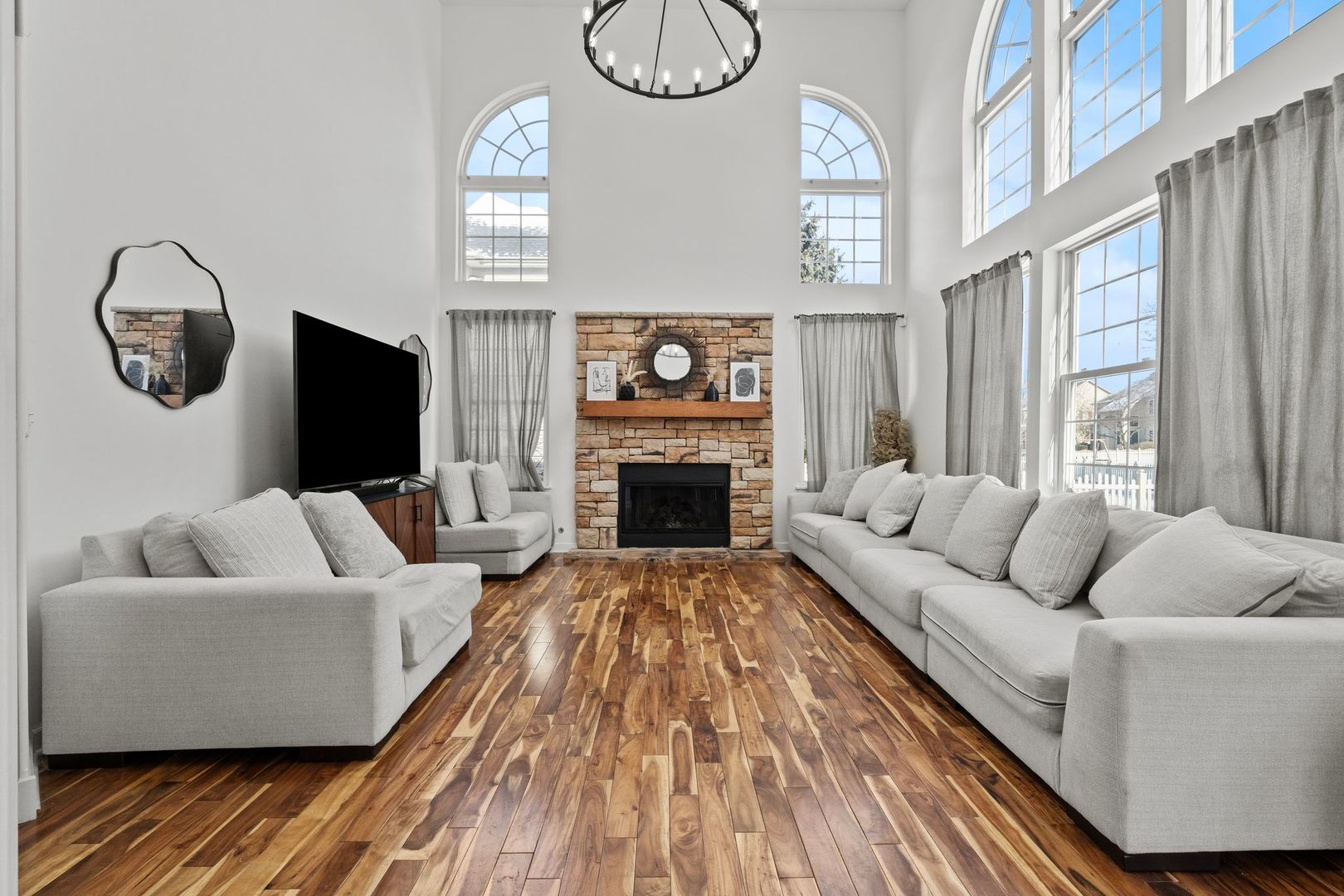 459 Glover Drive, North Aurora, IL 60542