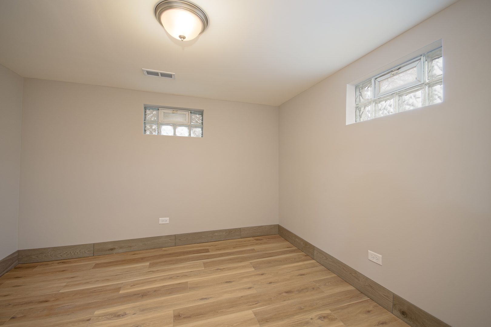 9605 S Greenwood Avenue, Chicago, IL 60628