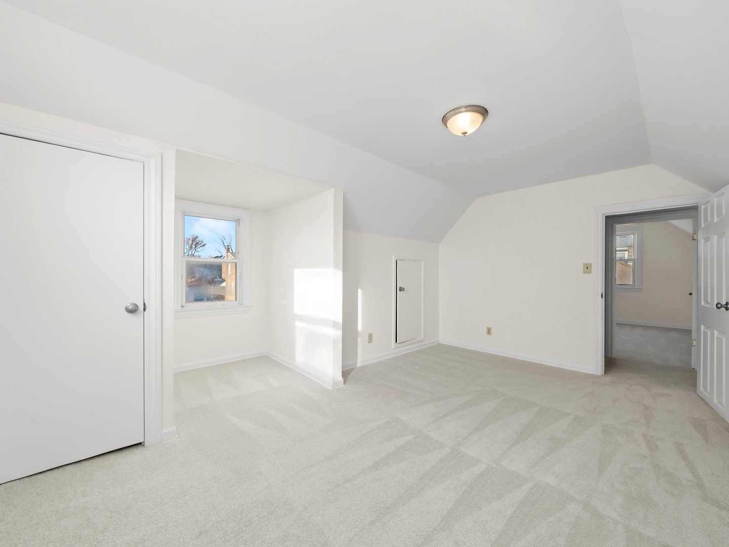 2433 S 17th Avenue, Broadview, IL 60155