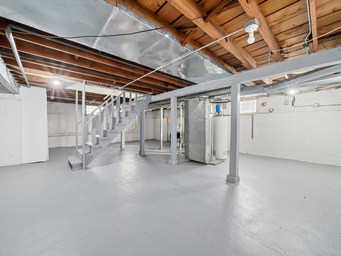 2433 S 17th Avenue, Broadview, IL 60155