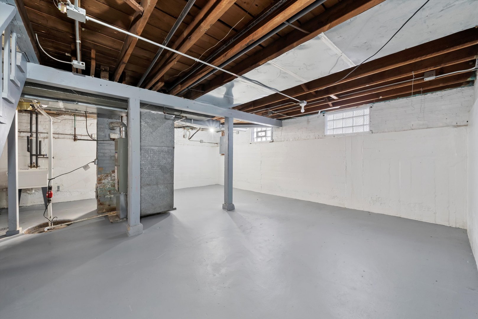 2433 S 17th Avenue, Broadview, IL 60155