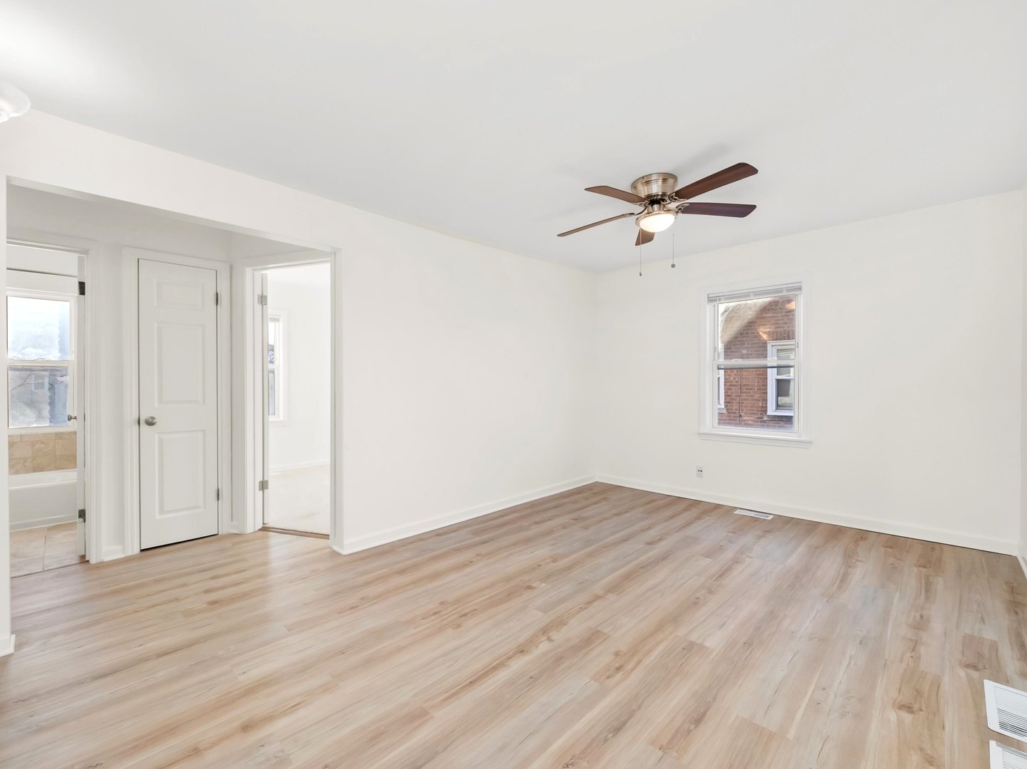 2433 S 17th Avenue, Broadview, IL 60155