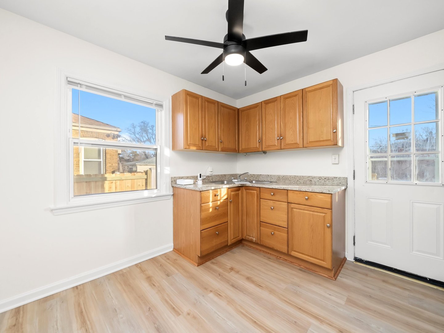 2433 S 17th Avenue, Broadview, IL 60155