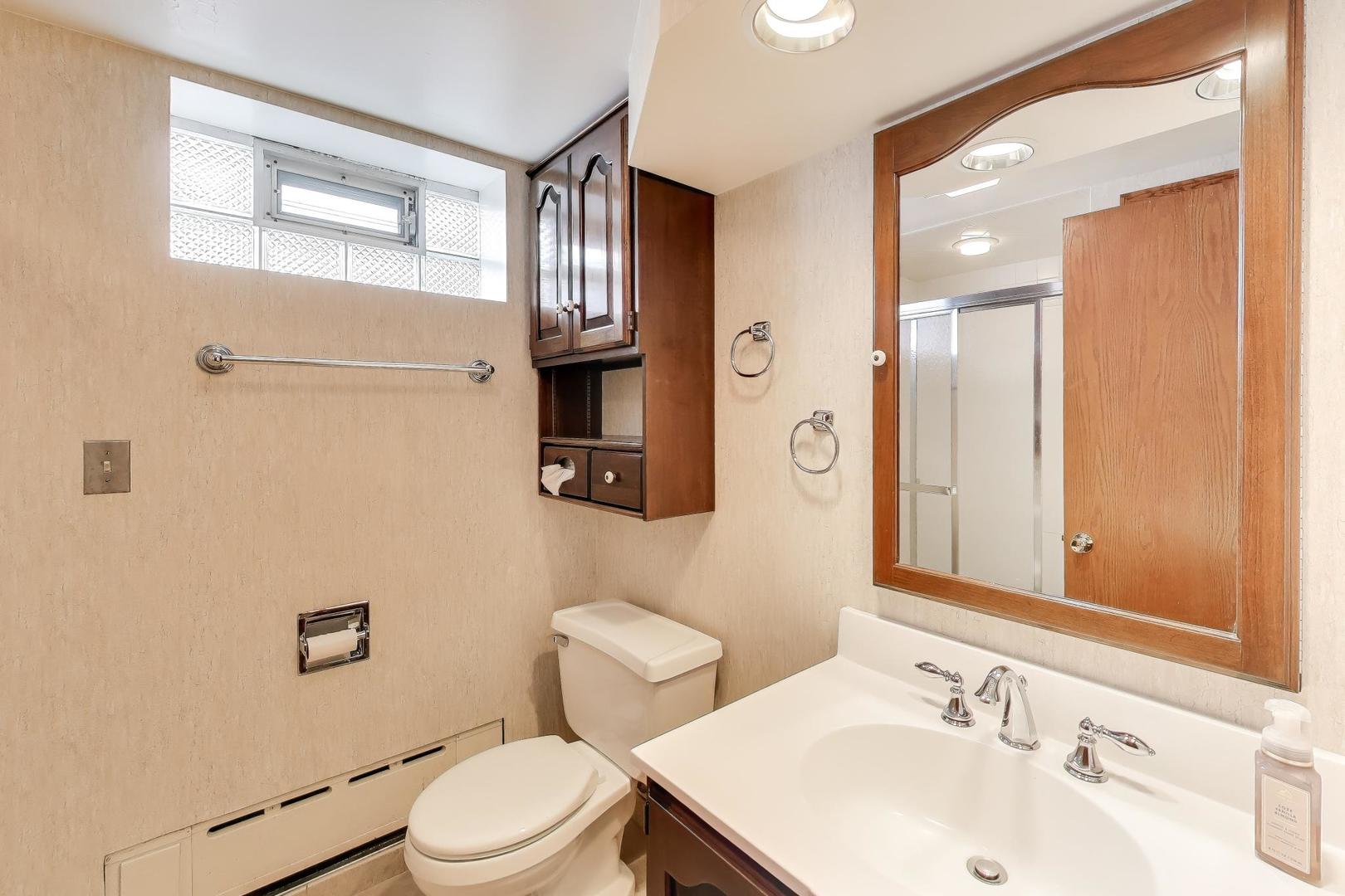 601 E Hackberry Lane, Mount Prospect, IL 60056