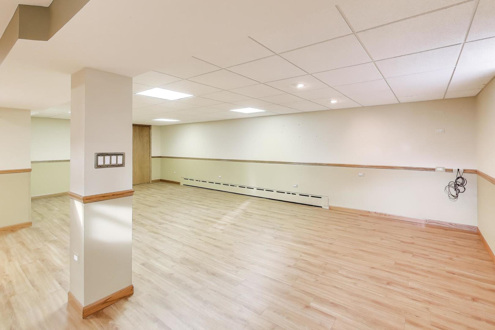 601 E Hackberry Lane, Mount Prospect, IL 60056