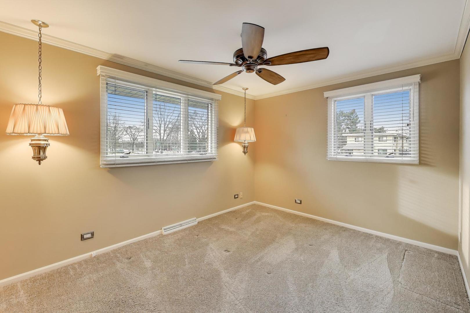 601 E Hackberry Lane, Mount Prospect, IL 60056