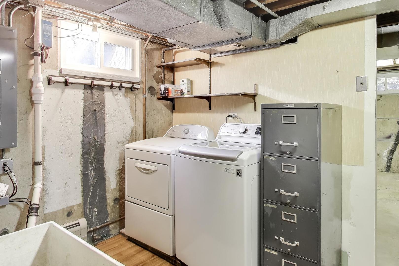 601 E Hackberry Lane, Mount Prospect, IL 60056