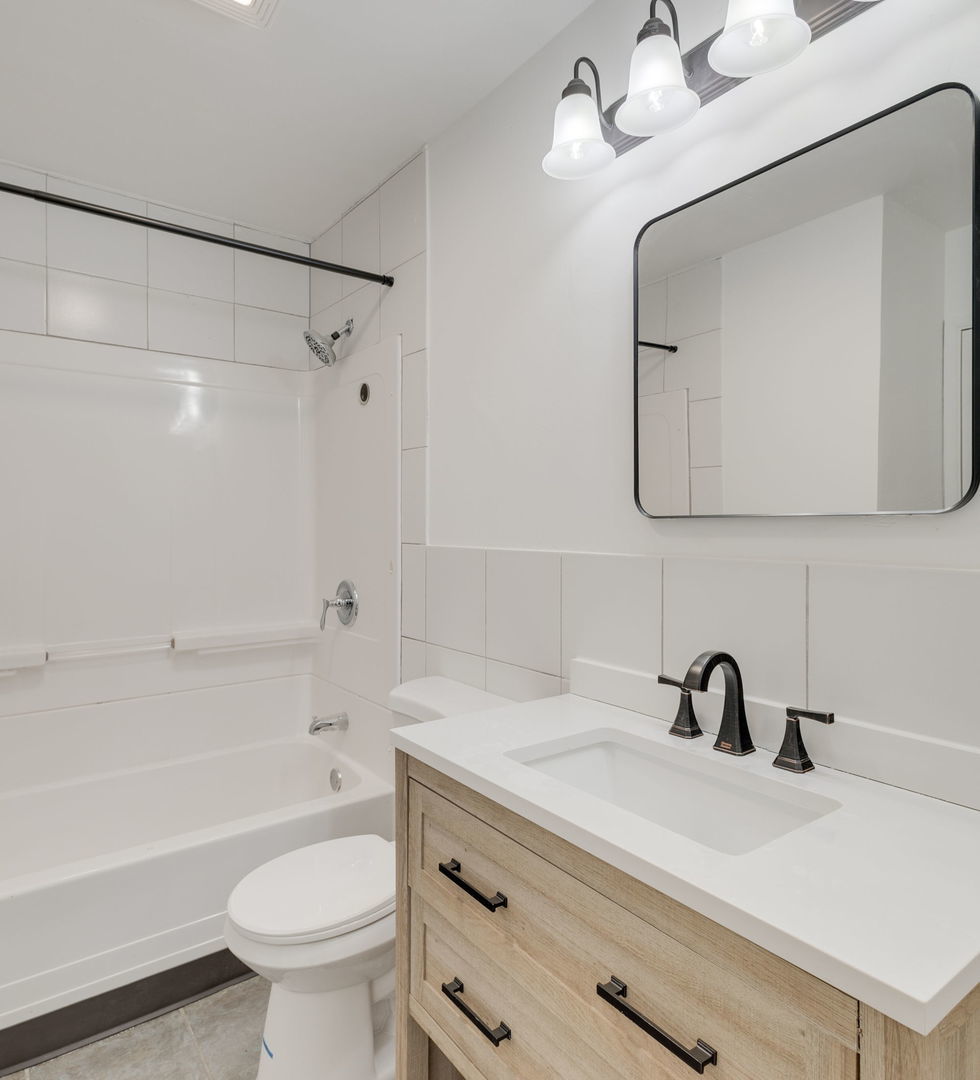 533 Redwood Road, Bolingbrook, IL 60440