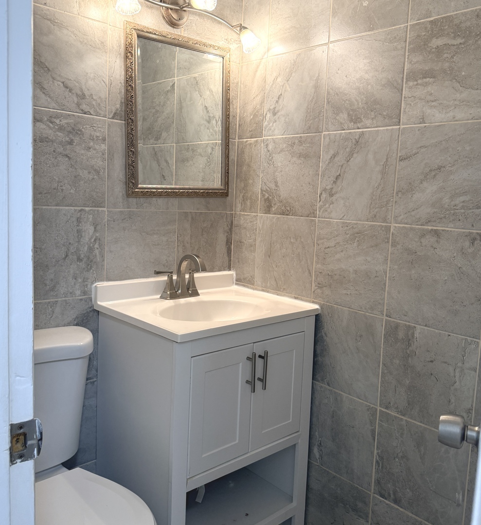 533 Redwood Road, Bolingbrook, IL 60440