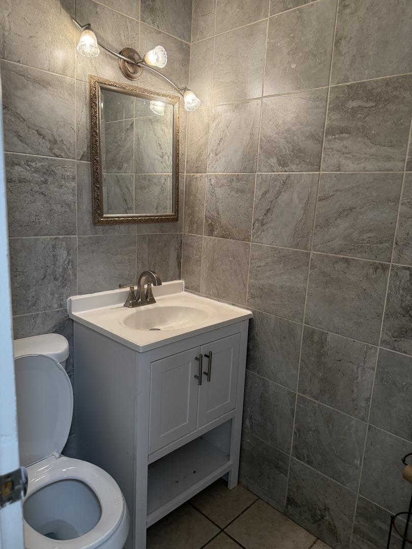 533 Redwood Road, Bolingbrook, IL 60440