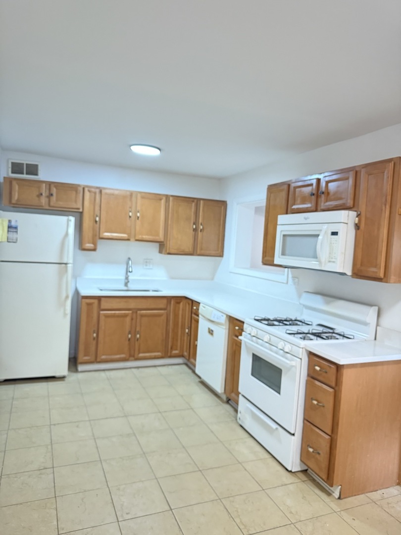 533 Redwood Road, Bolingbrook, IL 60440