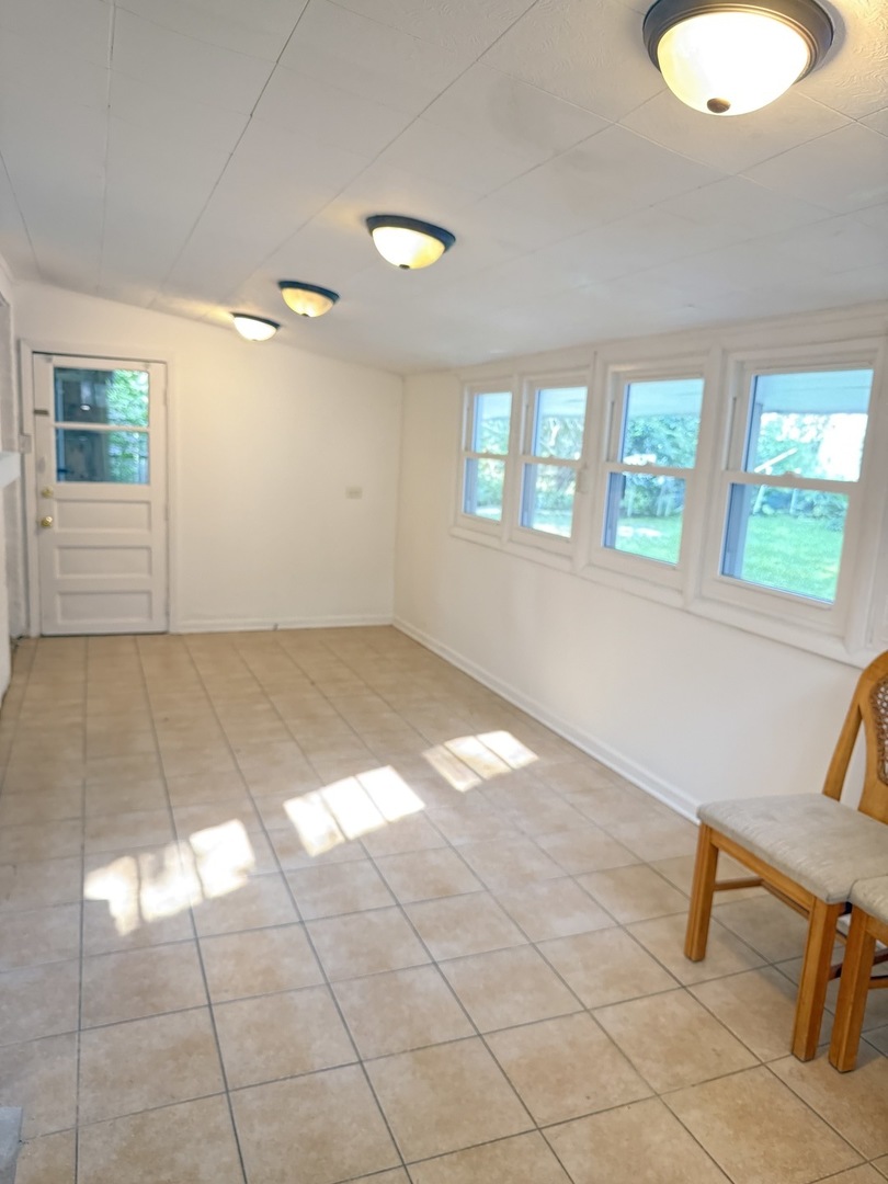 533 Redwood Road, Bolingbrook, IL 60440