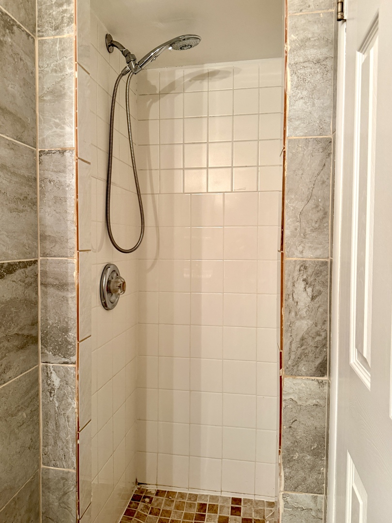 533 Redwood Road, Bolingbrook, IL 60440