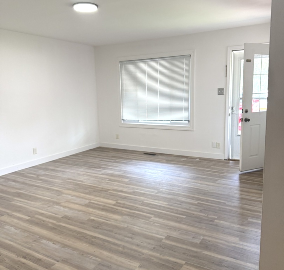 533 Redwood Road, Bolingbrook, IL 60440