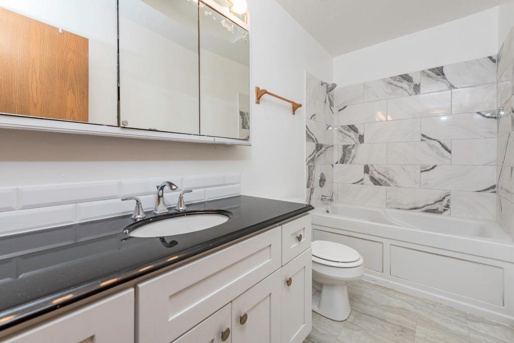 38429 N Creek Court, Beach Park, IL 60087