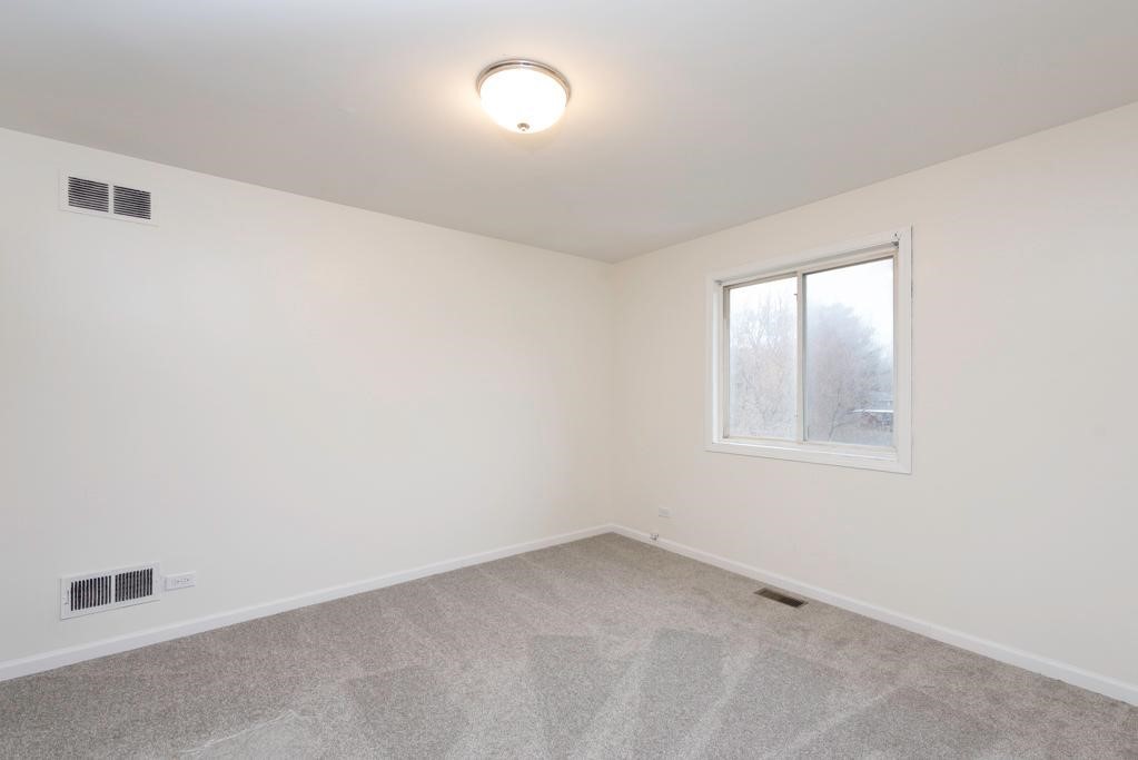 38429 N Creek Court, Beach Park, IL 60087