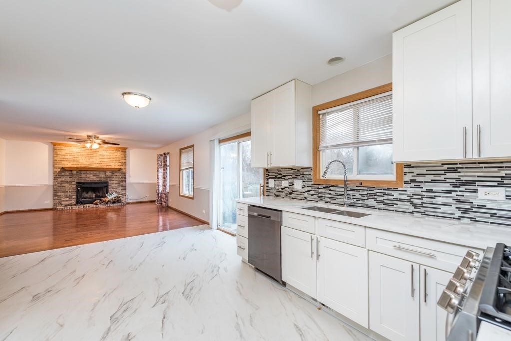 38429 N Creek Court, Beach Park, IL 60087