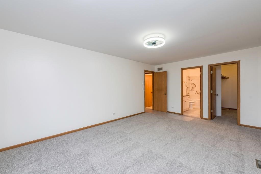 38429 N Creek Court, Beach Park, IL 60087