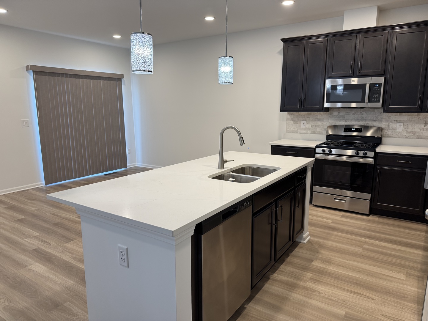 287 Kingsport Drive, South Elgin, IL 60177