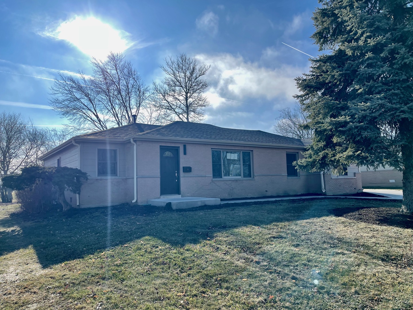 15 Bradley Lane, Hoffman Estates, IL 60169