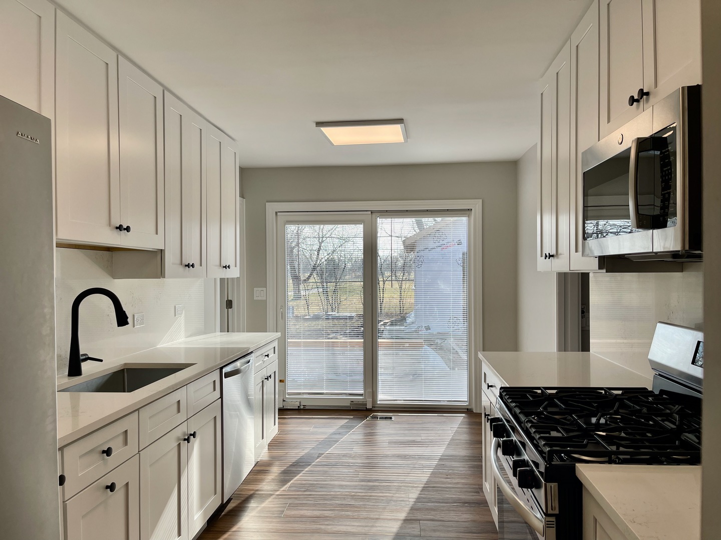 15 Bradley Lane, Hoffman Estates, IL 60169