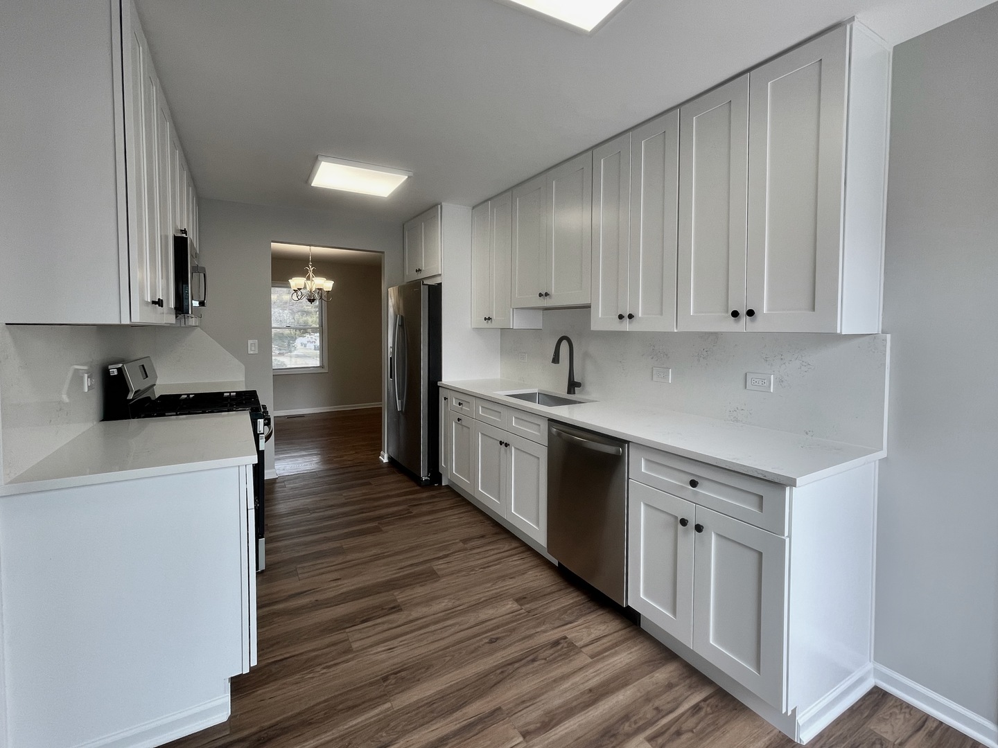 15 Bradley Lane, Hoffman Estates, IL 60169