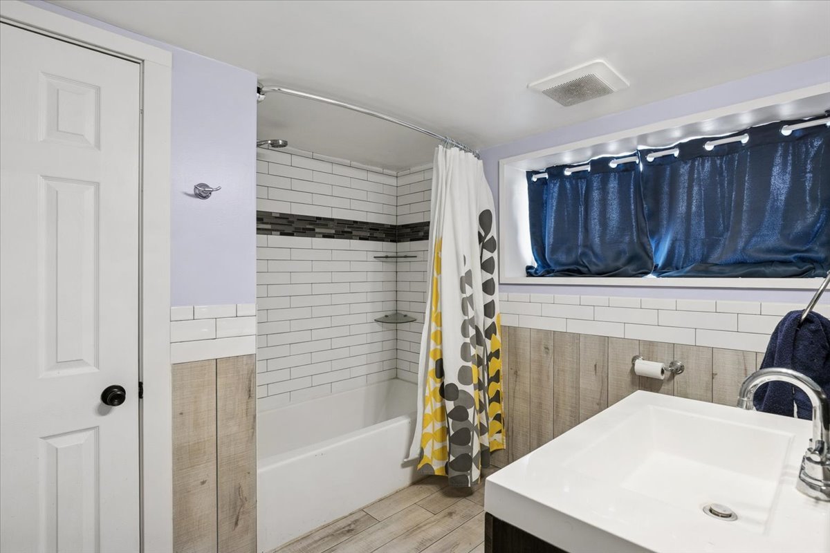 1297 Holly Court, Antioch, IL 60002