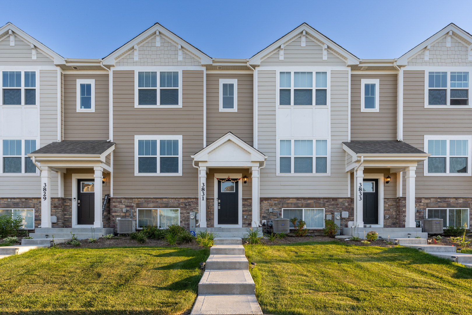 3831 Currant Lane, Elgin, IL 60124