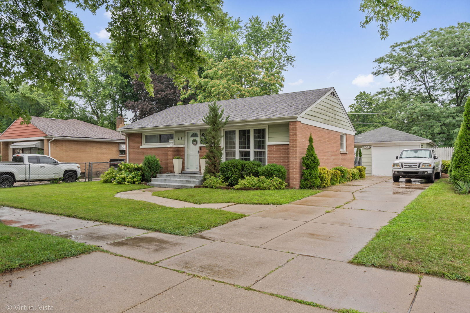 1181 Hiawatha Drive, Elgin, IL 60120