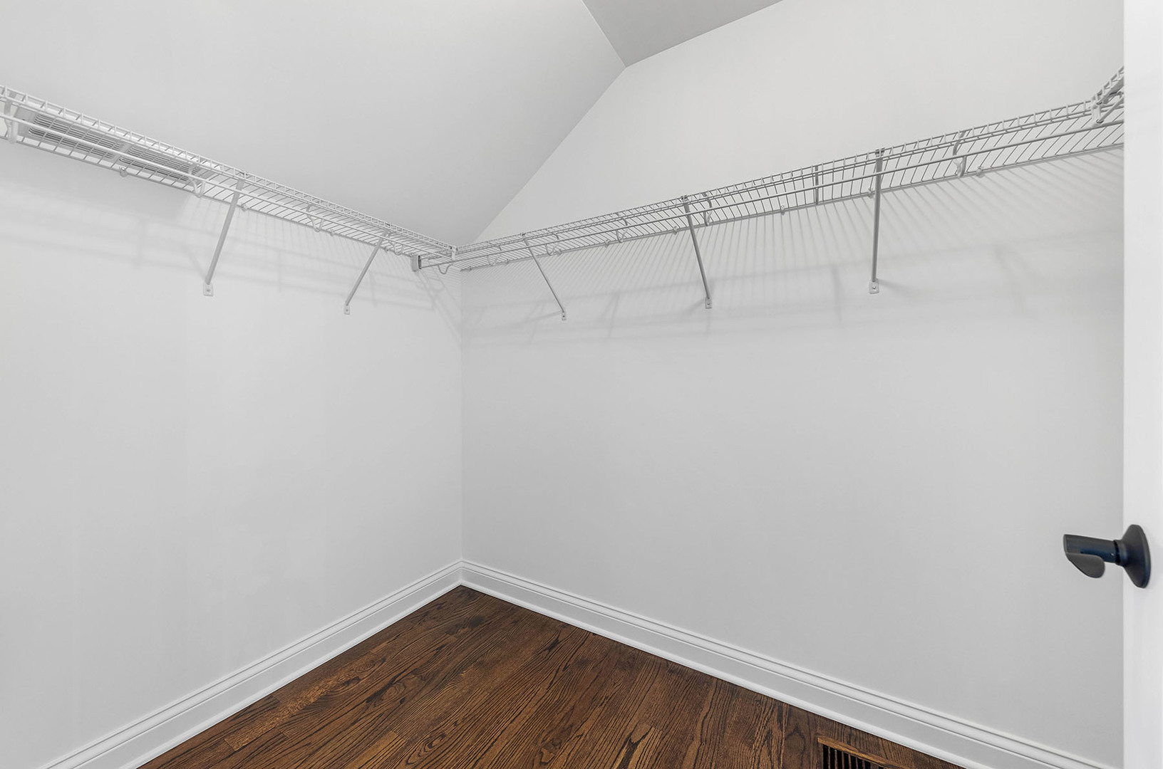 2004 Oldfield Road, Darien, IL 60561