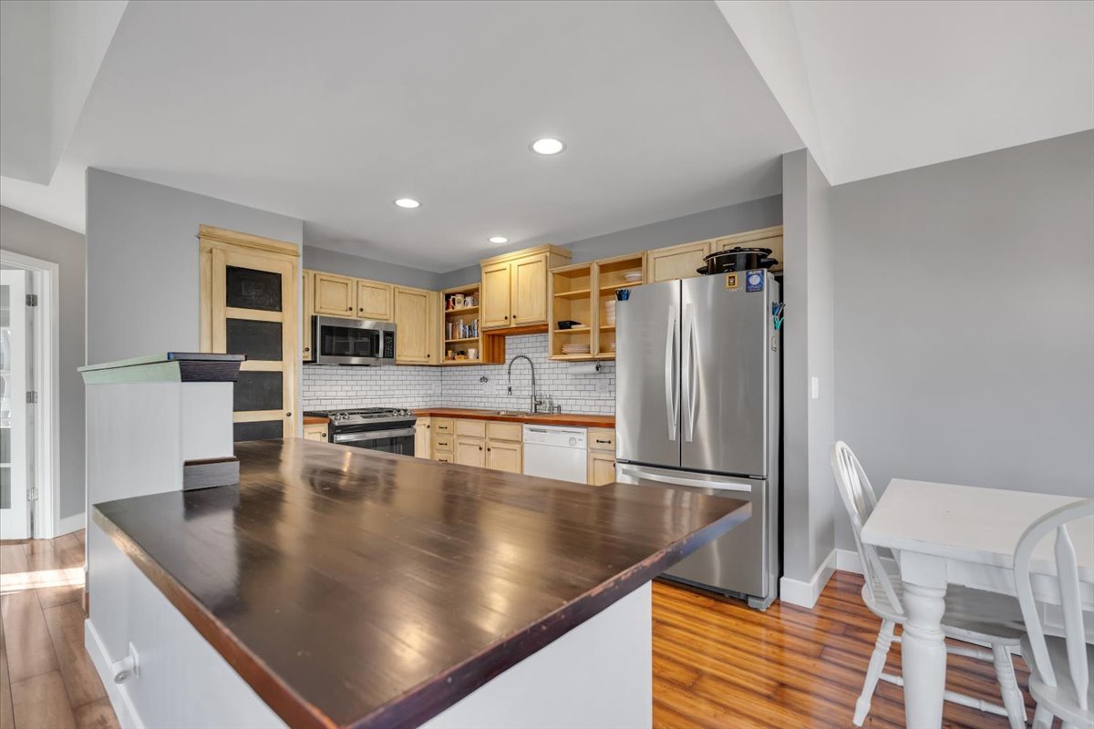 536 Richard Brown Boulevard, Volo, IL 60073