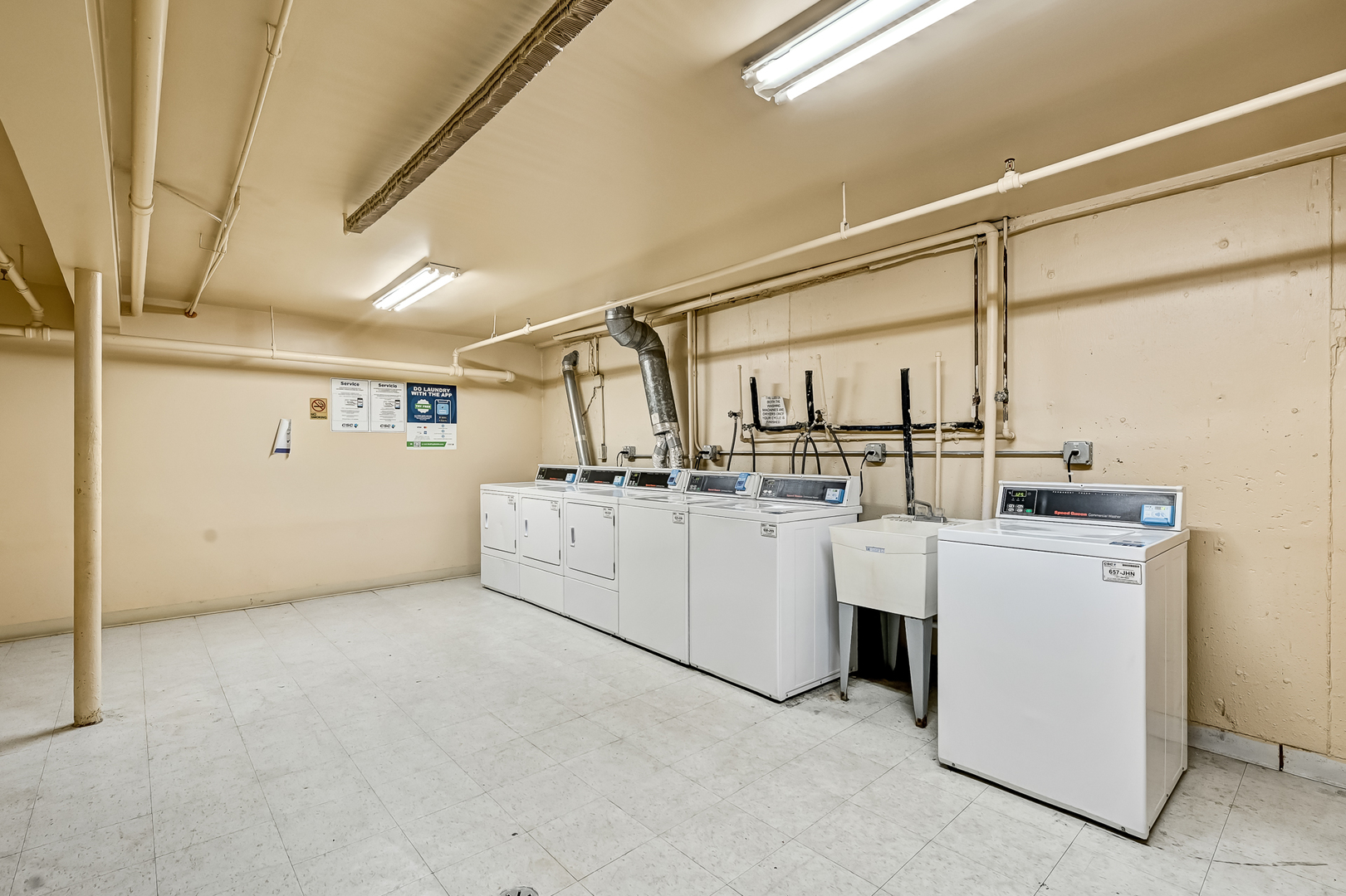 14A Kingery Quarter #204, Willowbrook, IL 60527