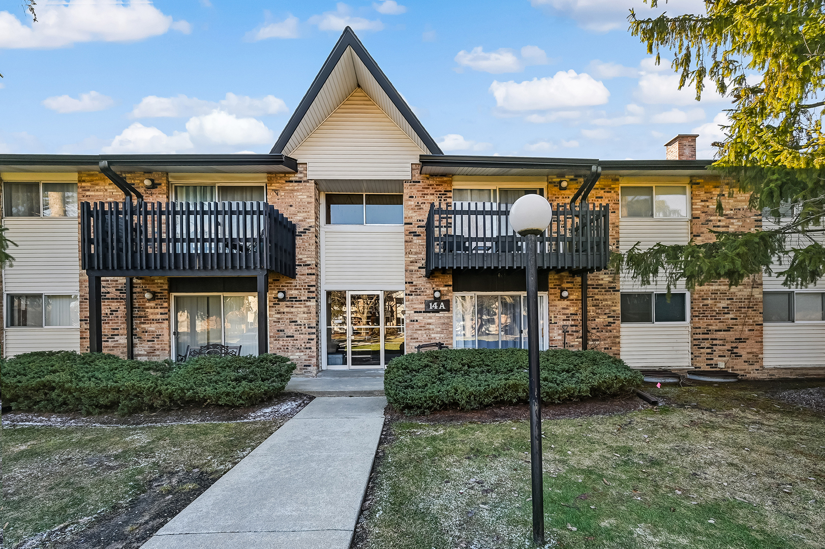 14A Kingery Quarter #204, Willowbrook, IL 60527