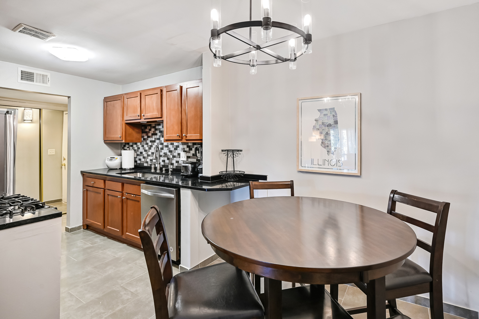 14A Kingery Quarter #204, Willowbrook, IL 60527