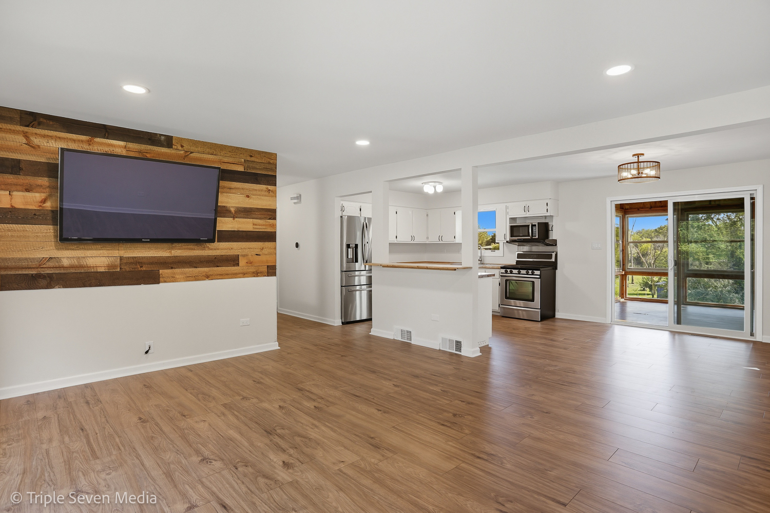 11307 German Church Road, Willow Springs, IL 60480