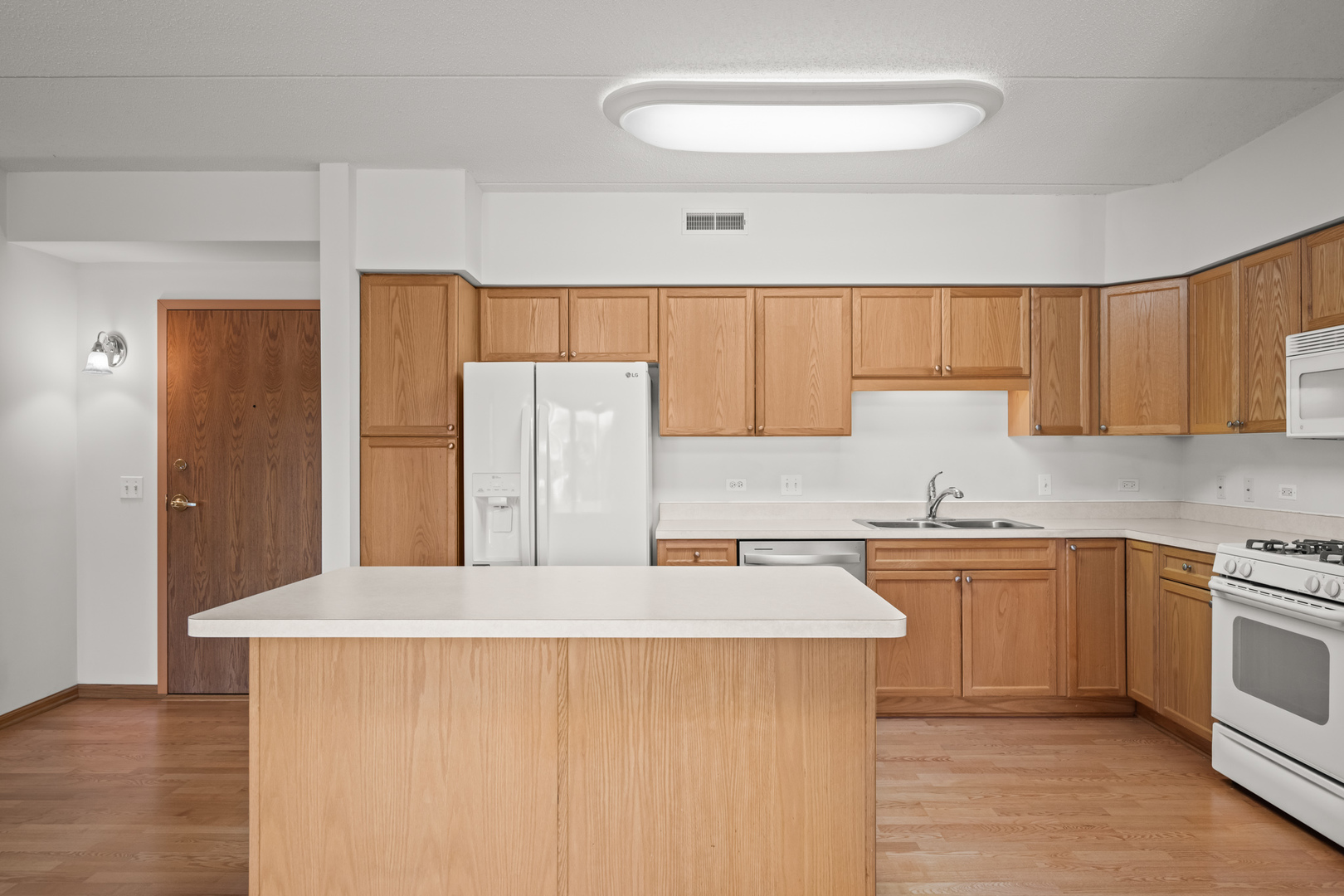 395 Graceland Avenue #208, Des Plaines, IL 60016