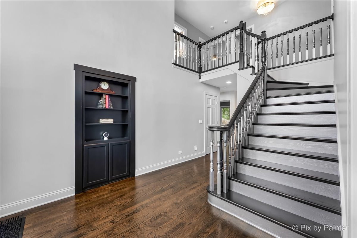 162 Greenfield Drive, Bloomingdale, IL 60108