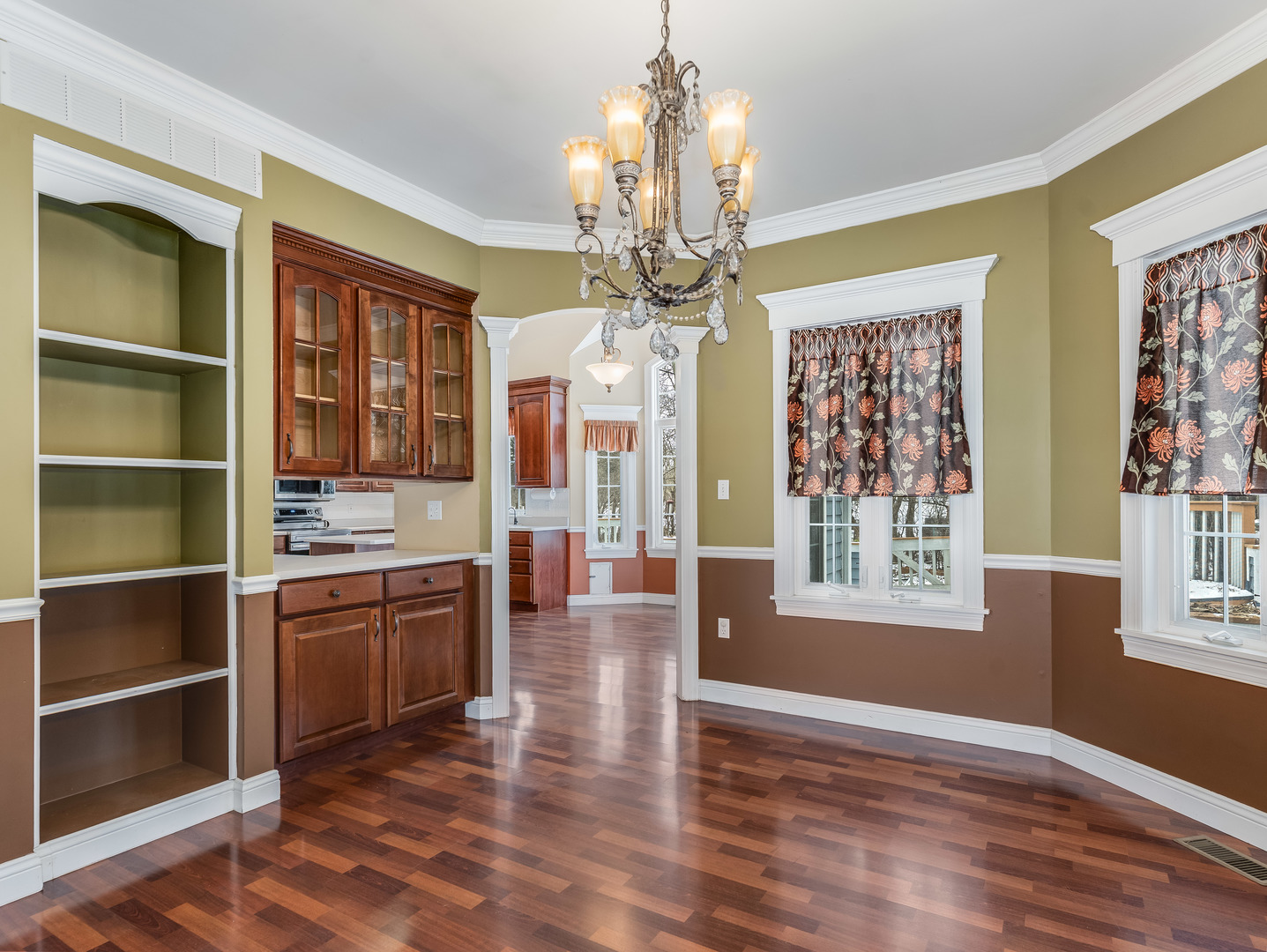 688 Fox Hollow, DeKalb, IL 60115