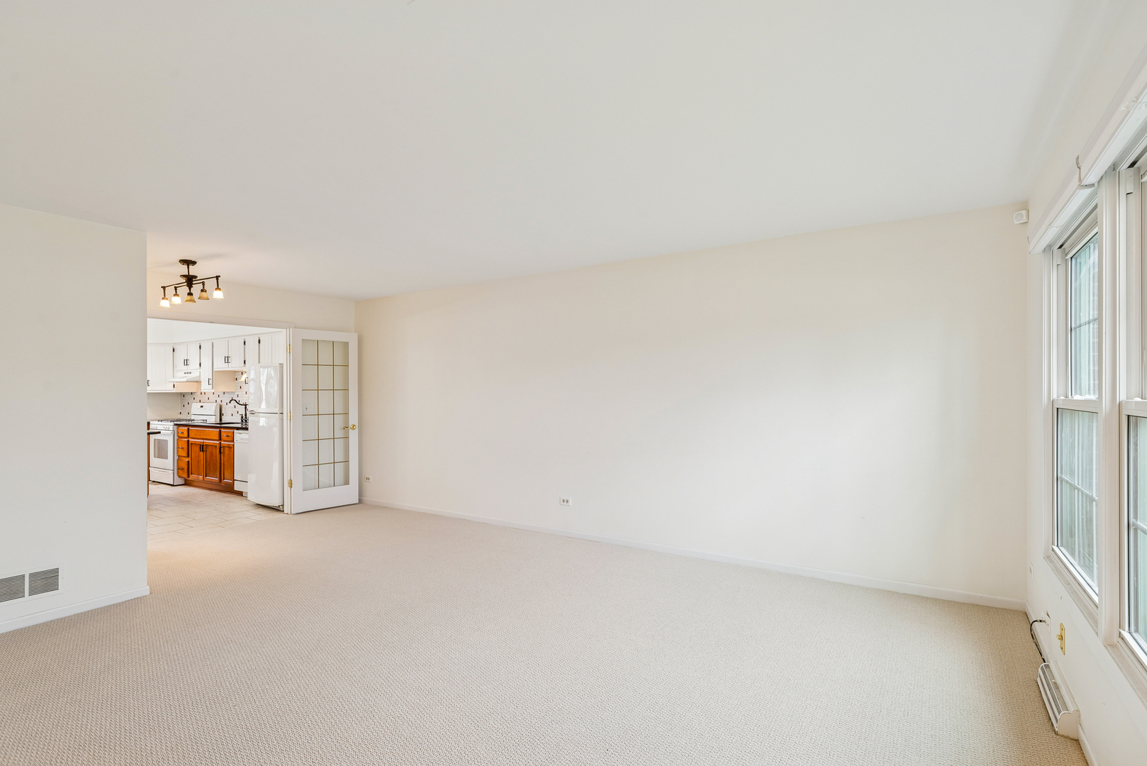 825 Country Club Drive #E, Libertyville, IL 60048