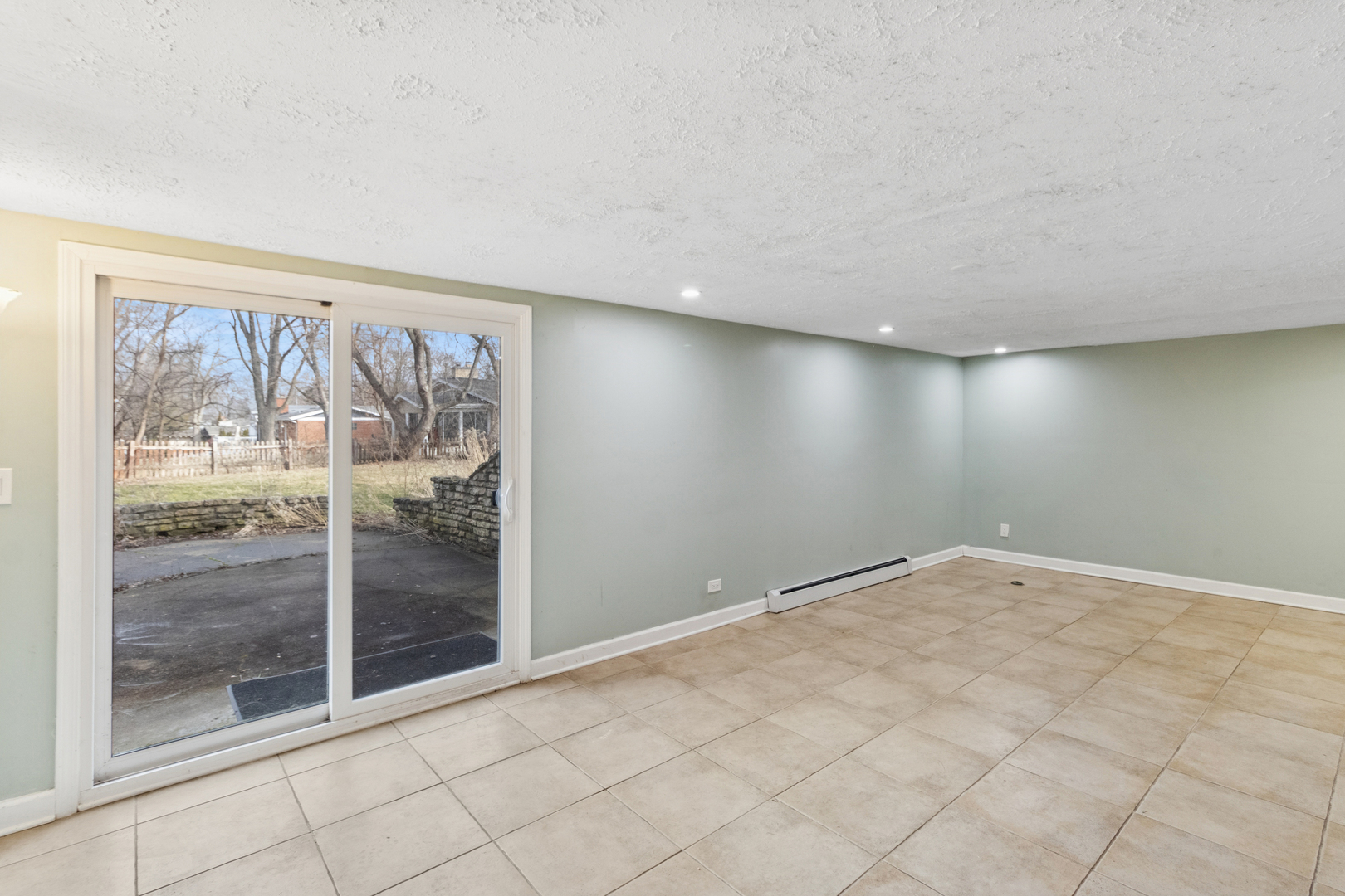 902 E Main Street, Barrington, IL 60010