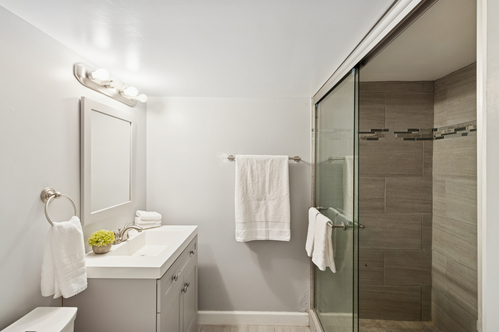 902 E Main Street, Barrington, IL 60010