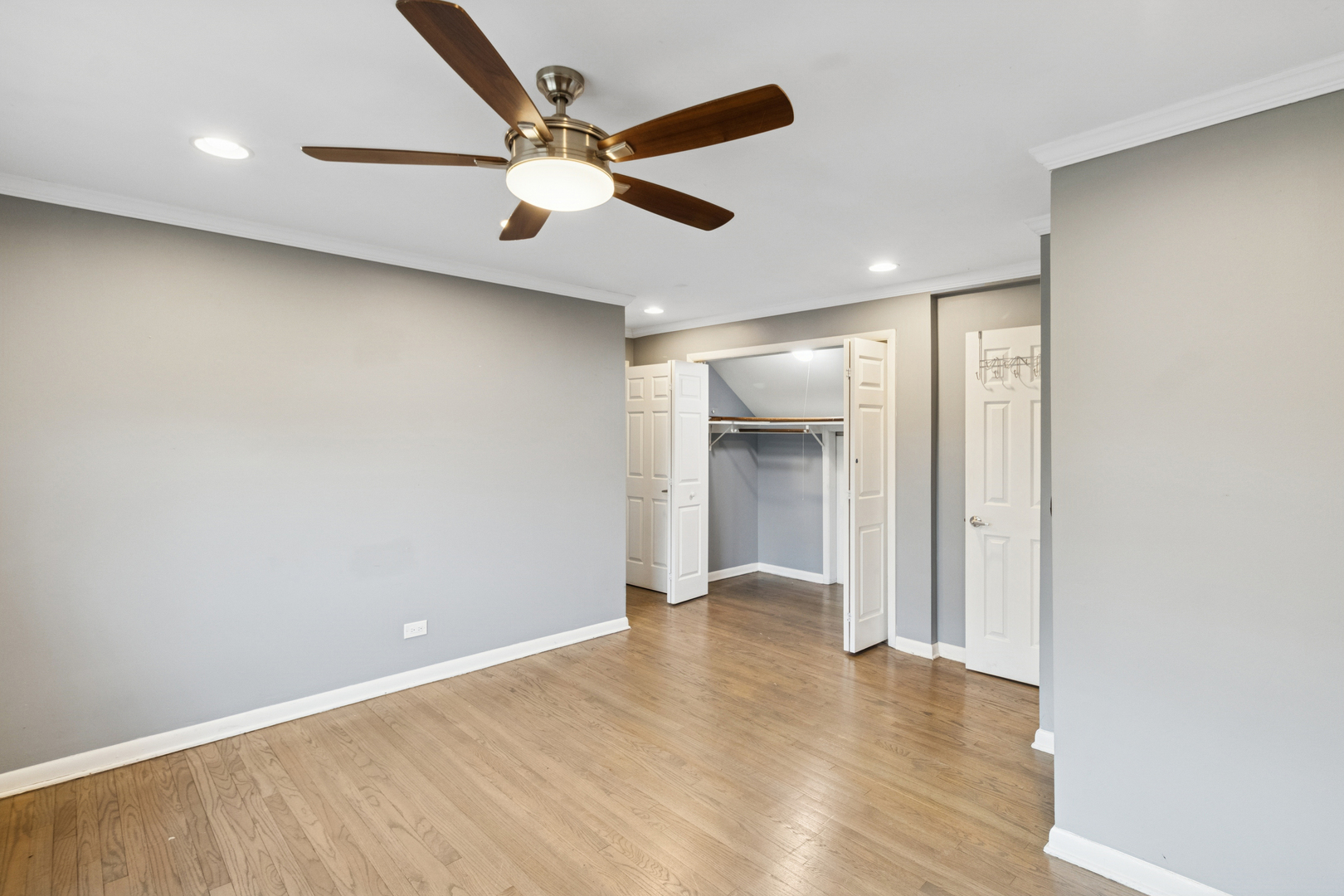 902 E Main Street, Barrington, IL 60010